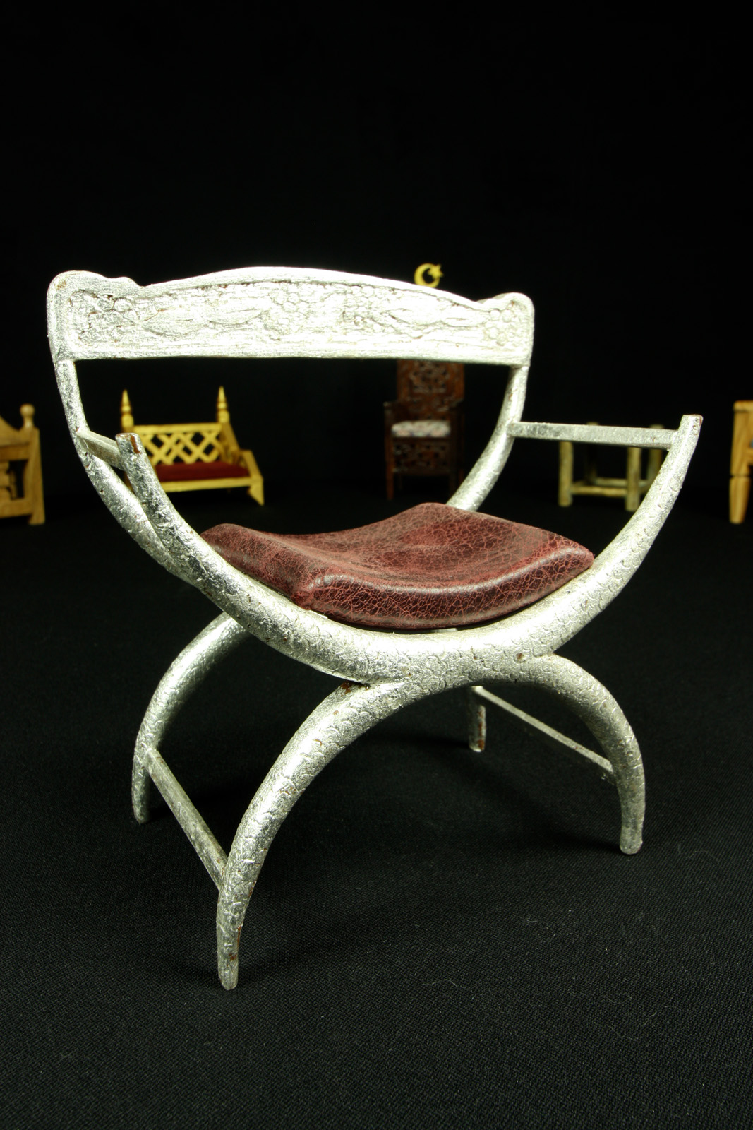 Roman chair from Yuvarlak Masada installed at Zinciriye Medresesi for the Mardin Biennial 2010